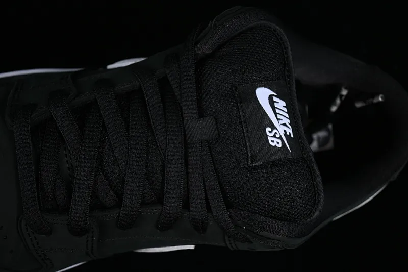 All Categories Nk SB Dunk Series Nk SB Dunk Low Low-top sneakers Nk SB Dunk Low "Black Gum" Raw rubber black and white SB low-top casual sneakers CD2563-006